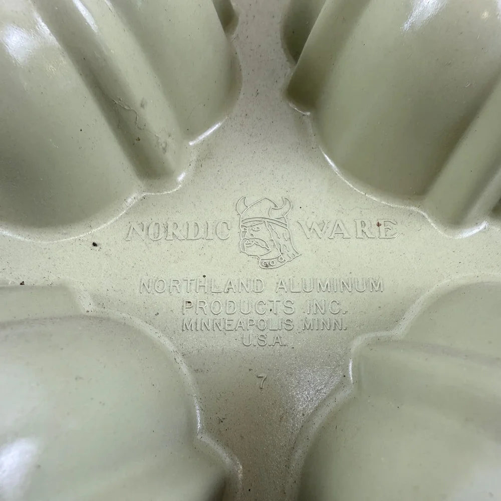 Nordic Ware lette high